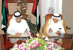 وقع الشيخ عبدالعزيز بن حميد النعيمي رئيس دائرة الثقافة والإعلام وسعادة جمعة الماجد رئيس مركز جمعة الماجد للثقافة والتراث مذكرة تفاهم وتعاون في مجالات الثقافة والتراث وترميم المخطوطات وإدارة وتنمية المكتبات والأرشفة والتدريب