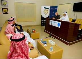 الاستاذ يوسف عبدالله القصير للحديث عن تجربته البحثية والدراسية لكتابه الجديد " الأزمة المالية العالمية بين الماضي والحاضر - دراسة تاريخية "