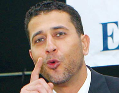 تجربته في حقل الكتابة وإصداره الأخير الذي حمل عنوان “عرط”،