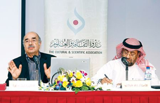 ندوة للباحث العراقي الدكتور نبيل فتحي صفوة، تحدث فيها عن كتابه (عين المقتني)،