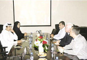 بحثت دائرة الثقافة والإعلام في عجمان سبل تعزيز التعاون مع مركز جمعة الماجد للثقافة والتراث في مجالات ترميم المخطوطات وإدارة وتنمية المكتبات والتدريب