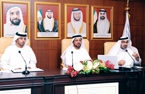 احتفى مركز سلطان بن زايد للثقافة والإعلام باليوم العالمي للكتاب بندوة علمية حملت عنـوان ( الكاتب والكتاب)