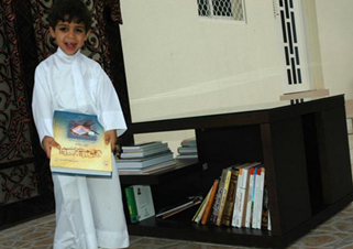 شهدت دائرة الثقافة والاعلام بمدينة كلباء اقبالا كبيرا من سكان المدينة لتسلم مكتبات ثقافة بلا حدود حيث تم توزيع 200 مكتبة منها خلال اليوم الأول