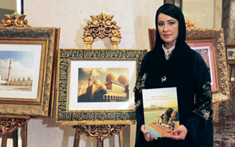 وقعت كتابها «أبوظبي الإمارة المتألقة» شهناز بستكي تعرض بانوراما إماراتية في 50 صورة