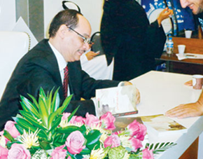 توقيع أكثر من 11 عنواناً في الشعر والرواية والمسرح في معرض الشارقة للكتاب