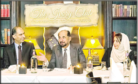 أقام صاحب السمو الشيخ الدكتور سلطان بن محمد القاسمي عضو المجلس الأعلى حاكم الشارقة مأدبة عشاء على شرف وفد جمعية الناشرين الاماراتيين المشارك ضمن فعاليات معرض فرانكفورت للكتاب