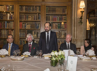 حفل العشاء الذي نظمه معرض الشارقة الدولي للكتاب في قاعة فندق اسكلوسكرونبرغ بمدينة فرانكفورت احتفاء بدور النشر الأجنبية المشاركة في فعاليات الدورة الـ 64 لمعرض فرانكفورت الدولي للكتاب