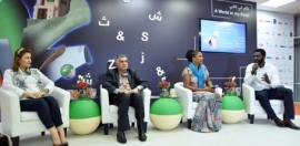 ثلاثة أدباء يؤكدون : الكتابة زيارة إلى الذاكرة