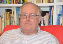 فاز المترجم البريطاني بول ستاركي بجائزة (سيف غباش - بانيبال للترجمة الأدبية) لعام 2015