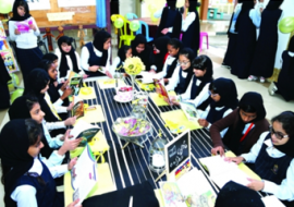 مقهى للقراءة في مدرسة قباء برأس الخيمة