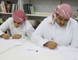 ناشئة الشارقة يتعرفون إلى أساسيات الكتابة الإبداعية