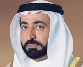 سلطان يوثّق التحورات الجيولوجية للمنطقة بكتاب أكد أنه لم يجد فيها آثاراً أو نقوداً غير عربية