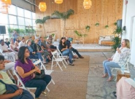 في جلسة حوارية بنادي القوز الأدبي - إيزابيل بالهول تستعرض حياتها في «كلمات»