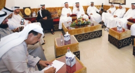 في جلسة حوارية استضافها مركز جمال بن حويرب للدراسات - عبد الغفار حسين يقرأ ملامح النقد الأدبي في الإمارات
