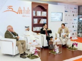 التأرجح بين العامية والفصحى في «ملتقى الأدب»