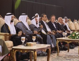 في مداخلة خلال الجلسة الحوارية «الثقافة والتنمية» سلطان : أنا من دعاة الثقافة والمعرفة ويجب النأي بهما عن السياسة