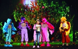 ضمن عروض «الإمارات لمسرح الطفل 12» «سارة والغراب الجاهل» تحث الصغار على القراءة