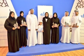 نورة الكعبي تكرم الفائزين بمسابقة الإمارات للرواية