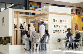 &quot;مكتبات الشارقة&quot; تفتتح معرض &quot;عدسة البدايات الأدبية&quot; احتفاءً بمئوية تأسيسها