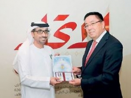 كازاخستان تمنح محمد الحمادي وسام «تطوير ثقافة الكتاب»