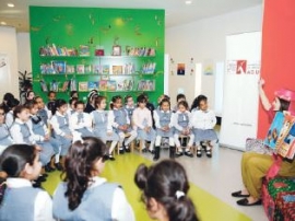 جلسة قصصية باللغة العربية الفصحى
