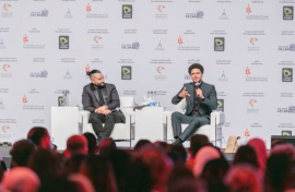 تريفور نواه : أمي عرفتني قيمة القراءة والكتاب