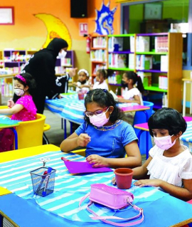 مخيم «مكتبات دبي» الصيفي عامر بأنوار «حتا للكتاب»