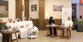 شرطة عجمان تنظم جلسة قراءة.. و«مقهى الفجيرة» يحتفي باستدامتها