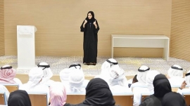 "تنمية المجتمع" تقرأ "قصتي" بلغة الإشارة