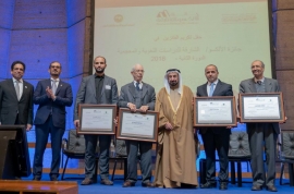 سلطان القاسمي يكرم الفائزين بـ&quot;جائزة الألكسو- الشارقة للدراسات اللغوية&quot;