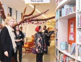 «كلمات» تدعم المكتبات السويدية بـ 2000 كتاب