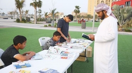 «سيارة القراءة» تجوب رأس الخيمة