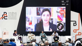 خبراء ومتخصصون : التواصل مع القراء سر نجاح موزعي الكتب في العالم