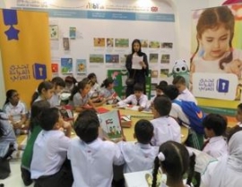 مشروع تحدي القراءة العربي يقدم «رواية القصة» لأطفال المهرجان