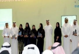 عبد الله بن زايد يكرم الفائزين بالدورة الثالثة ل&quot;جائزة الإمارات للرواية&quot;