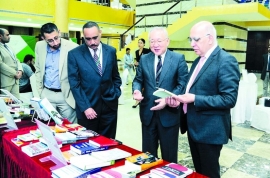 مجموعة كتب يابانية تثري مكتبة جامعة أبوظبي