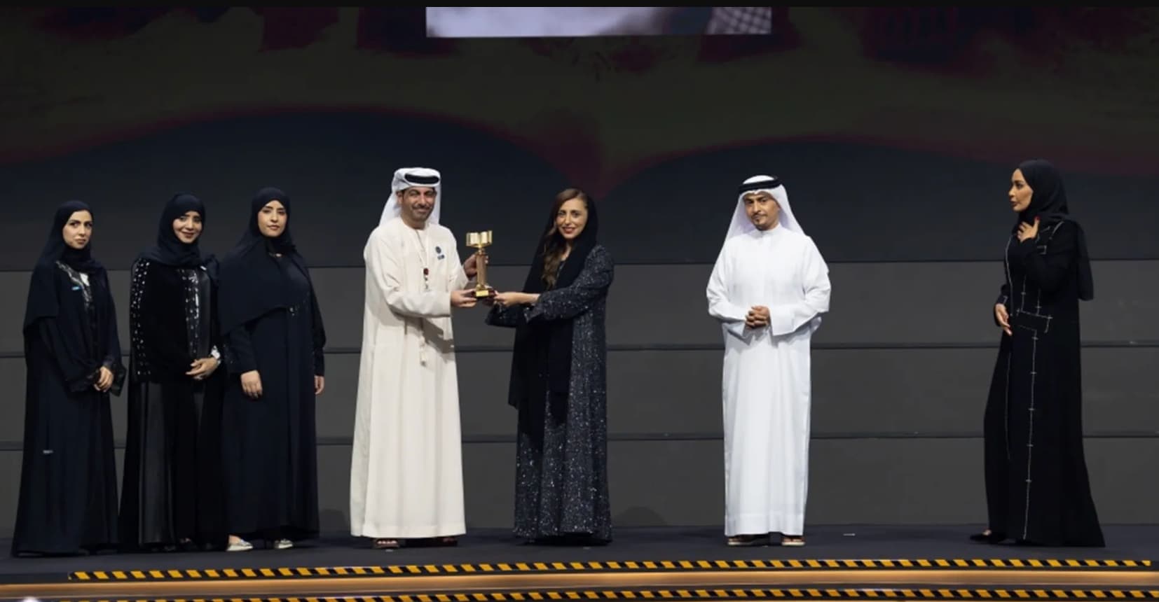 بدور القاسمي تكرم الفائزين بجوائز معرض الشارقة الدولي للكتاب 2025