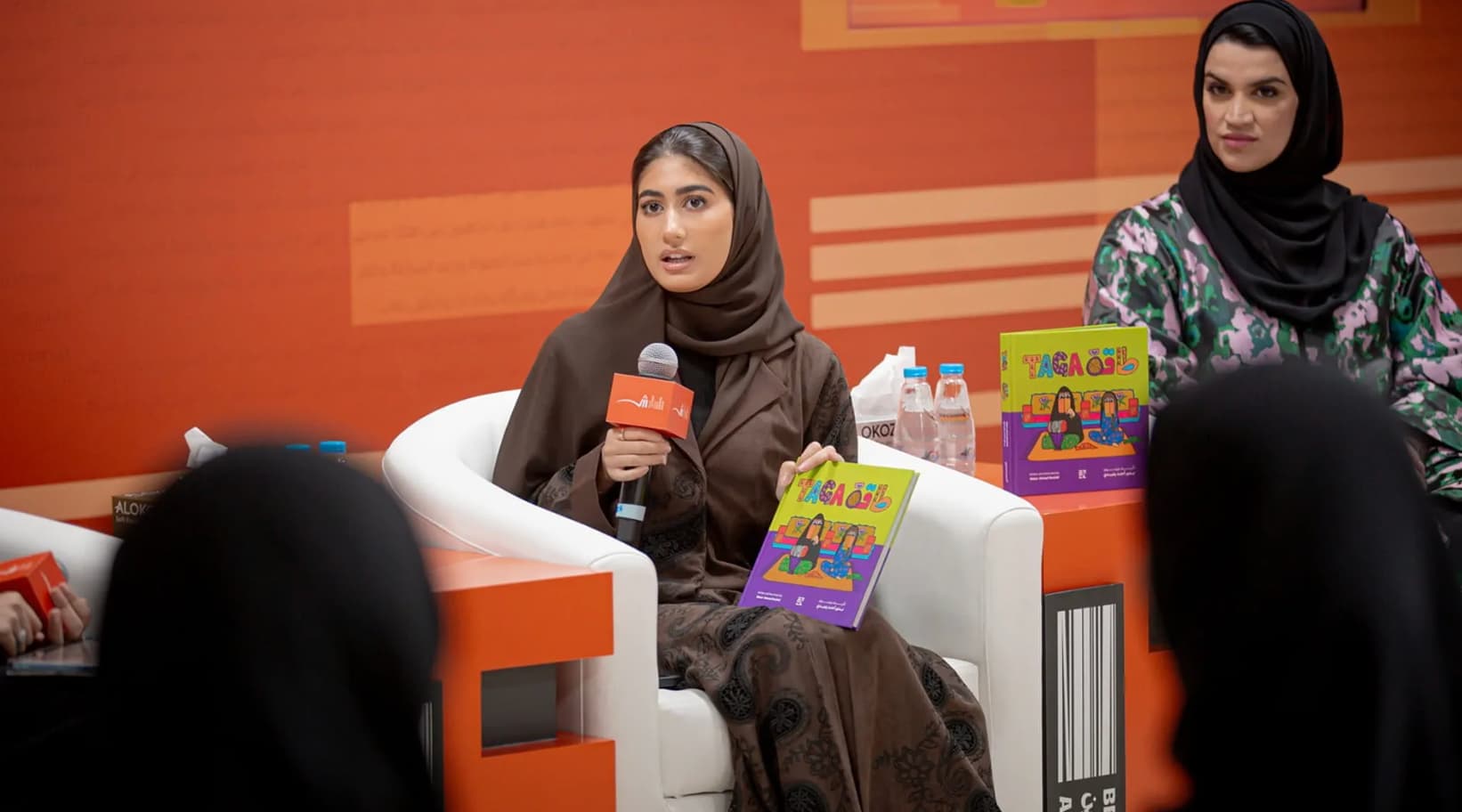 فنانات يؤكدن ضرورة تقديم التراث الإماراتي للأزياء بأساليب معاصرة