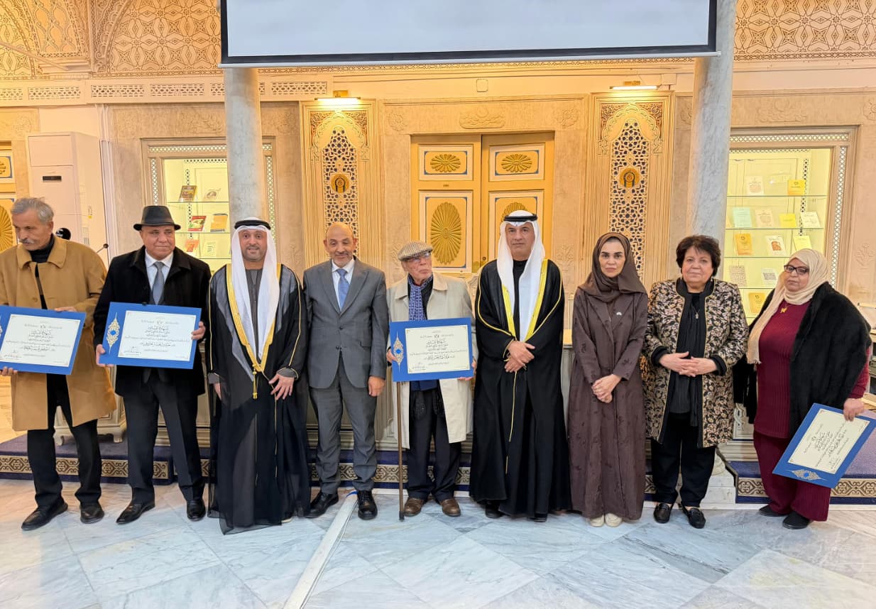 الشارقة تكرم 4 أدباء تونسيين في قرطاج