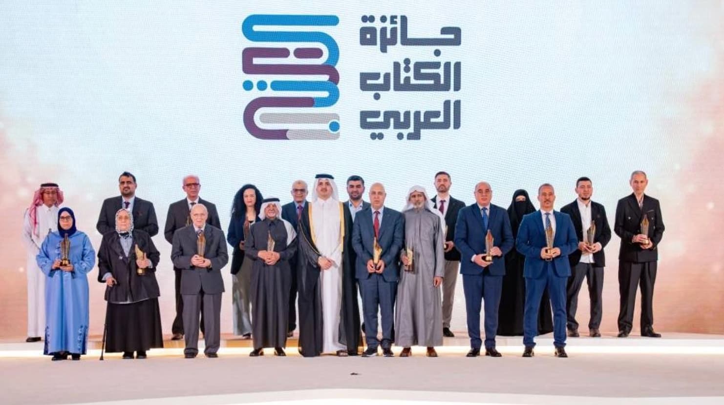 مركز جمعة الماجد يفوز بجائزة الكتاب العربي في الدوحة